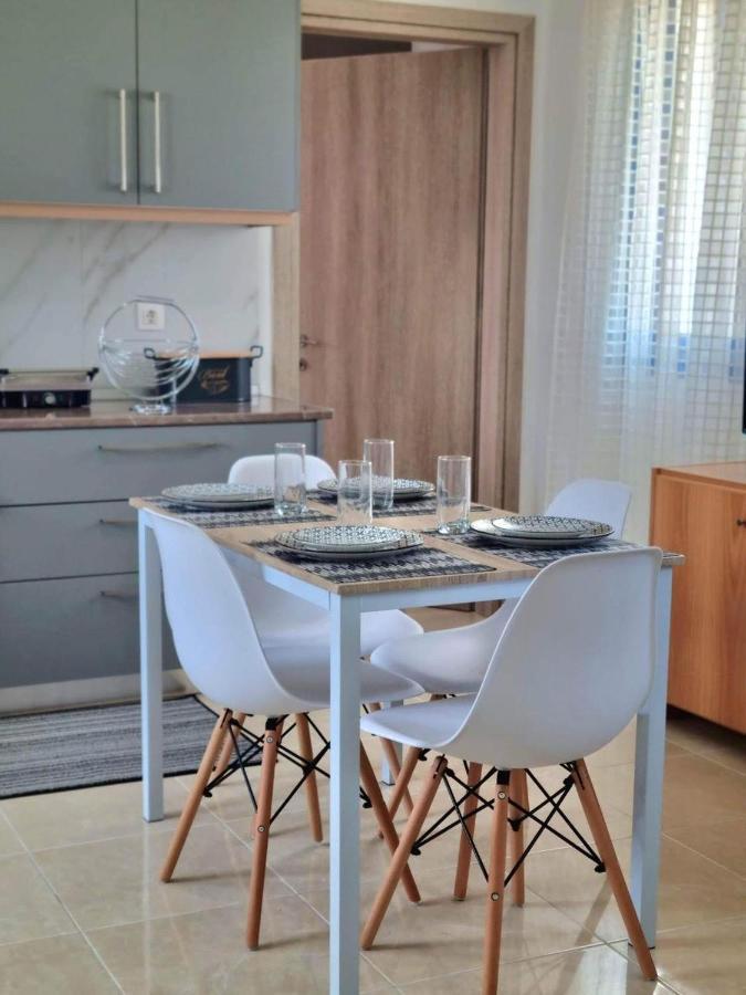 Livadia  Dionysia Apartments מראה חיצוני תמונה