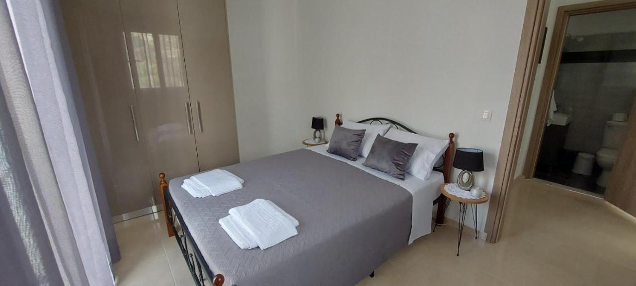 Livadia  Dionysia Apartments מראה חיצוני תמונה