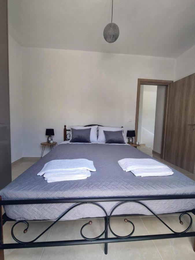 Livadia  Dionysia Apartments מראה חיצוני תמונה