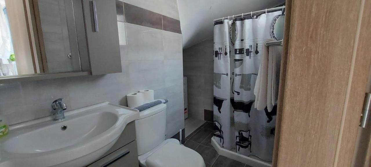 Livadia  Dionysia Apartments מראה חיצוני תמונה