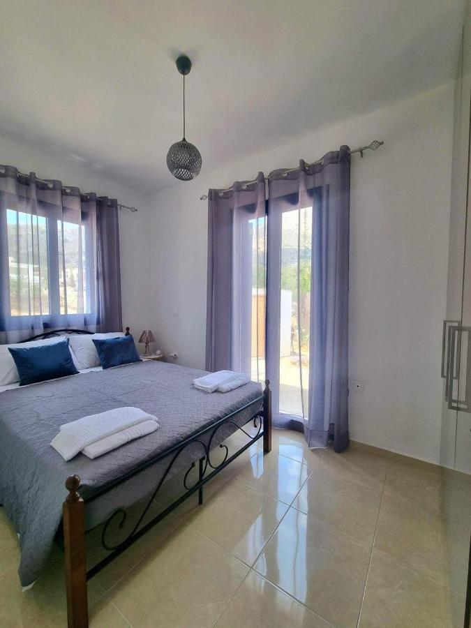 Livadia  Dionysia Apartments מראה חיצוני תמונה