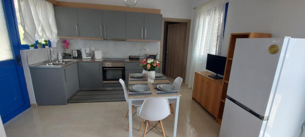 Livadia  Dionysia Apartments מראה חיצוני תמונה